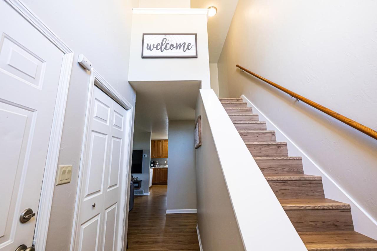 Serene 3 Bedroom Home, Nrm, Wi-Fi, Parking, Queen Bed De Pere المظهر الخارجي الصورة