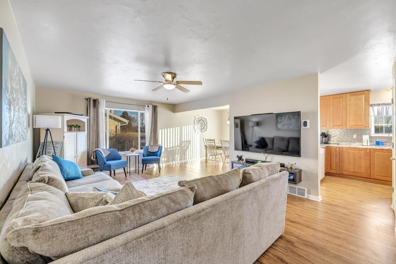 Serene 3 Bedroom Home, Nrm, Wi-Fi, Parking, Queen Bed De Pere المظهر الخارجي الصورة