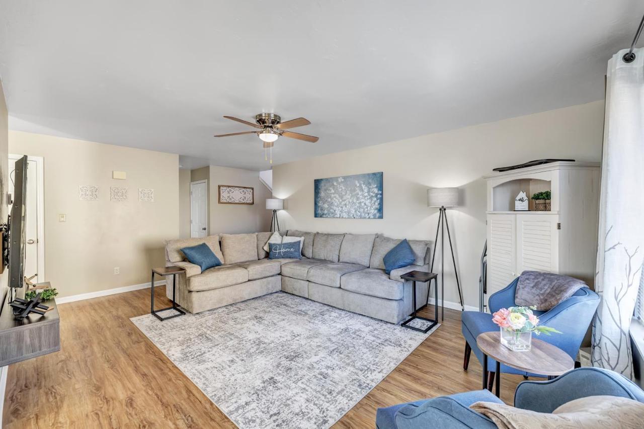 Serene 3 Bedroom Home, Nrm, Wi-Fi, Parking, Queen Bed De Pere المظهر الخارجي الصورة